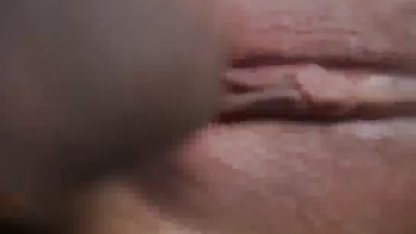 خود ارضایی دختر, جلق زدن او به عنوان زیبا به عنوان قرمز داستان سکسی زن چادری است.